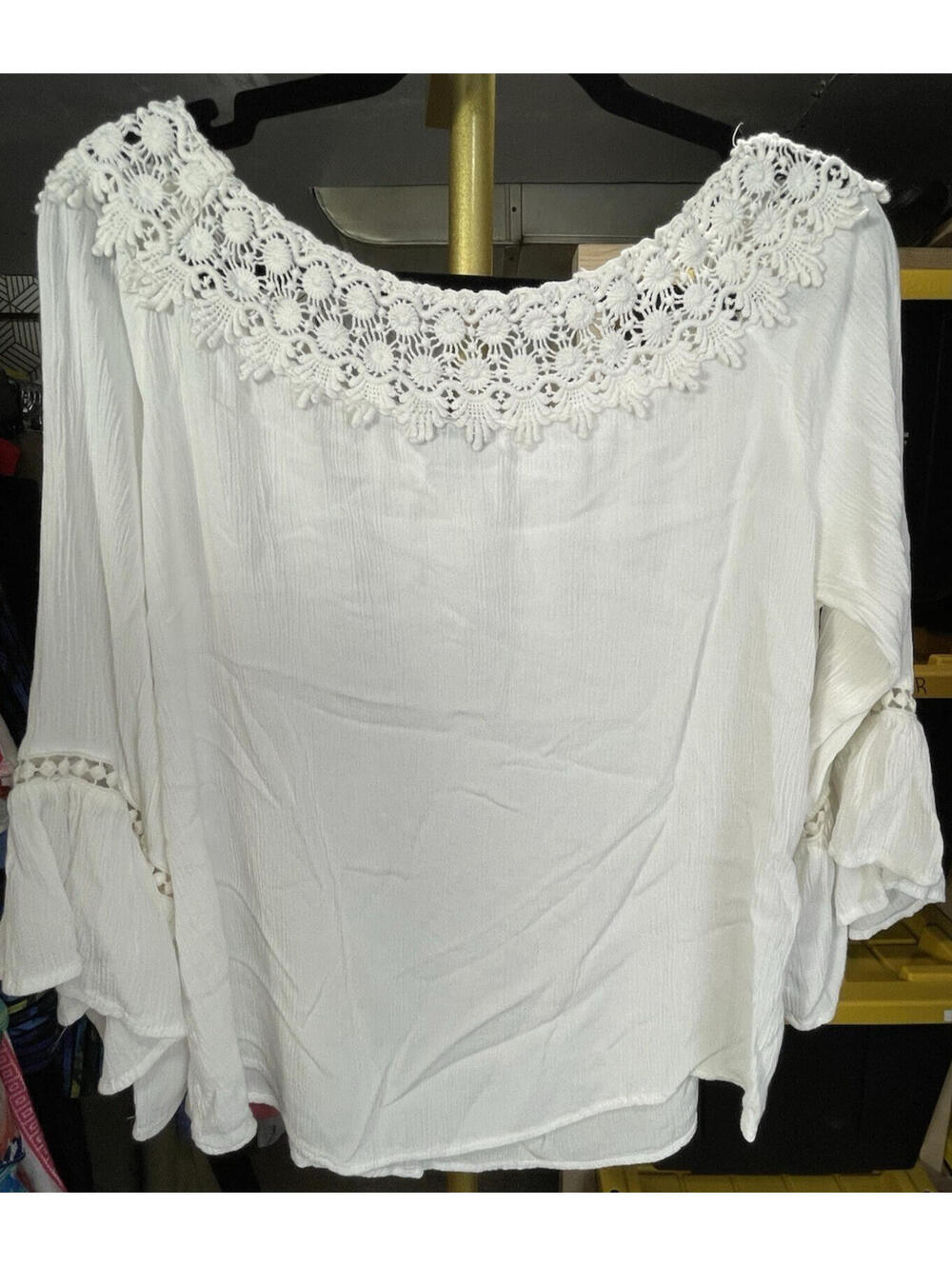 John Paul Richard Women's White 3/4 Sleeve Blouse S Embroidered Lace Neckline S - Picture 6 of 6